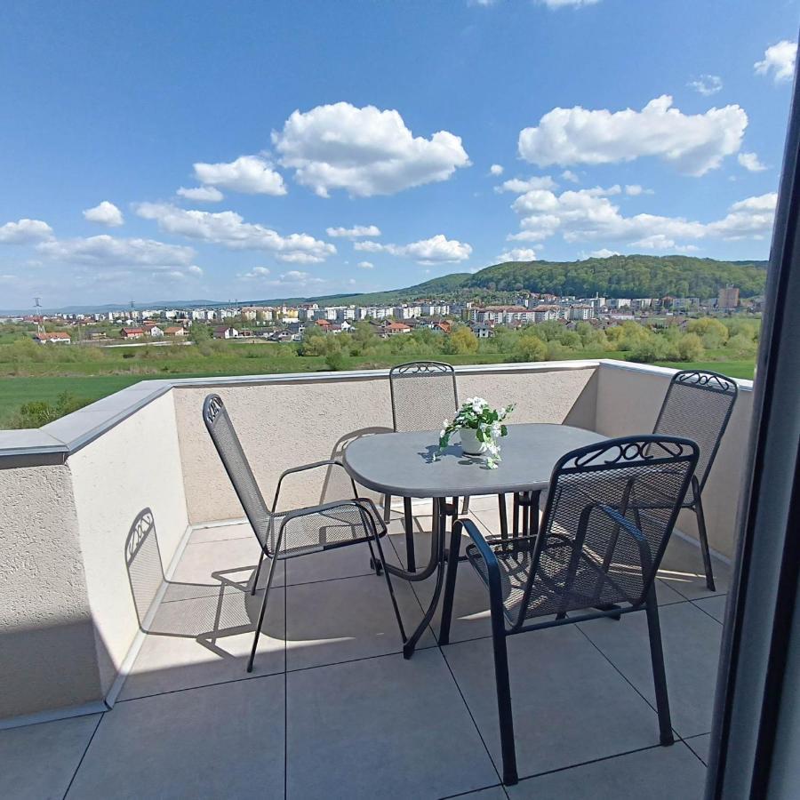 Neue, Moderne Penthousewohnung Sighişoara Buitenkant foto